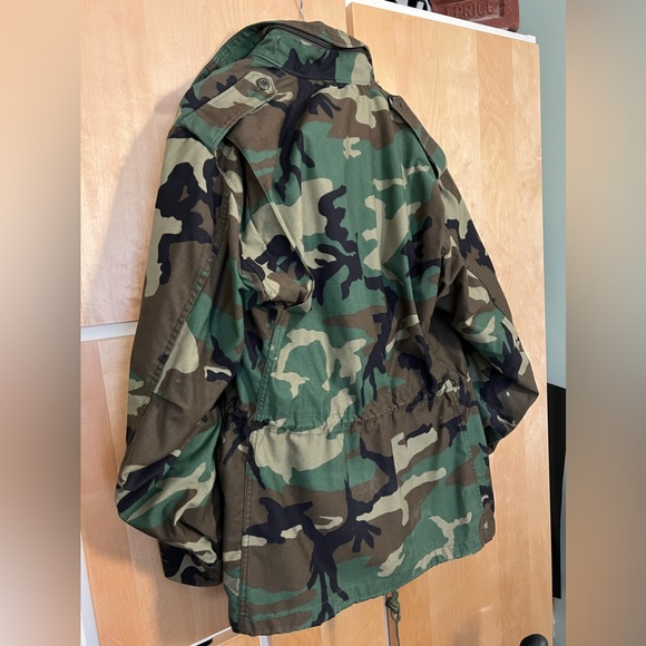 US Army M-65 Cold Weather Field Coat in Woodland Camo - Picture 2 of 4
